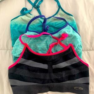 Sports bra bundle- in condition ❤️🙌